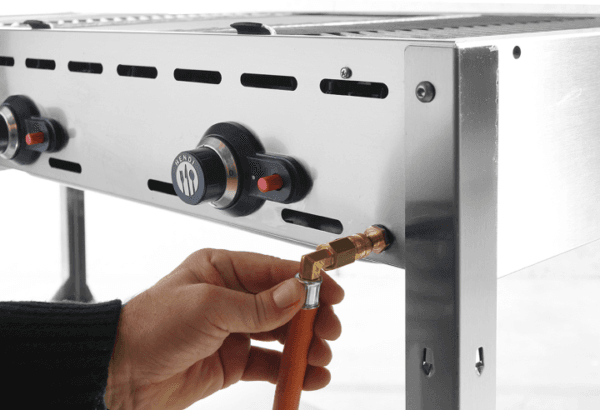 Grill gazowy ""Green Fire"" 3 palniki 17,4kW z osłoną i półką - Hendi 149591 2 149591 2