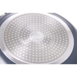 Patelnia aluminiowa z powłoką Teflon Platinum Professional nieprzywierającą śr. 28 cm - Hendi 621134 13 Patelnia aluminiowa z powłoką Teflon Platinum Professional nieprzywierającą śr. 28 cm - Hendi 621134 - obrazek 3